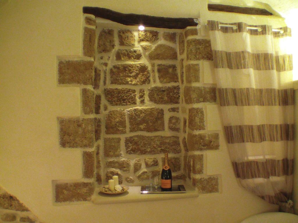 La Grotta Acomodação com café da manhã Mesagne Exterior foto